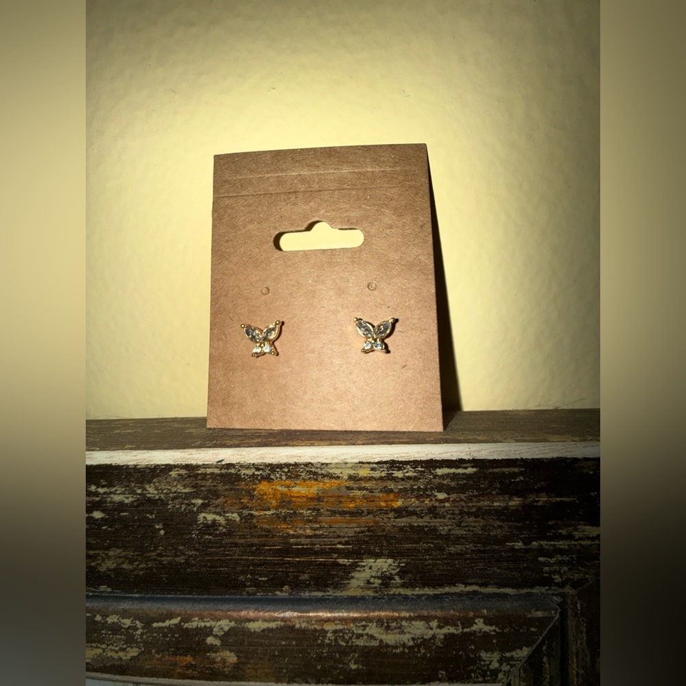 Wild Fable Gold Butterfly Earrings - Picture 3 of 3
